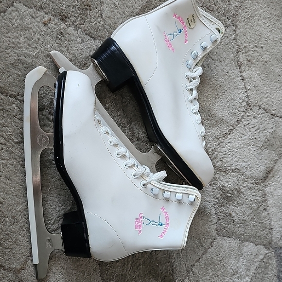 White Figure Skates - Picture 1 of 3
